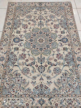 Charger l&#39;image dans la galerie, Tapis Nain Chichlah fait main n°19193_150×103
