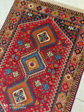Charger l'image dans la galerie, Tapis Yalameh noué main n°19442_150×103
