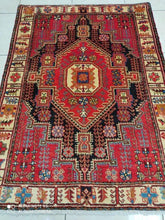 Charger l'image dans la galerie, Tapis Nahavand tissé main n°13852_151×110
