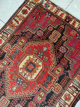 Charger l'image dans la galerie, Tapis Nahavand tissé main n°13852_151×110
