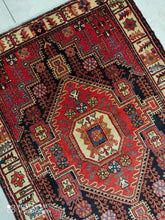 Charger l'image dans la galerie, Tapis Nahavand tissé main n°13852_151×110
