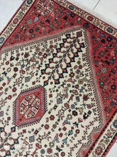 Charger l'image dans la galerie, Tapis Abadeh fait main n°6194_152×104
