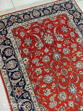 Charger l&#39;image dans la galerie, Tapis Ispahan tissé main n°14248_153×105
