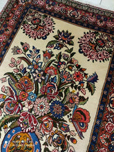 Charger l'image dans la galerie, Tapis Bakhtiar tissé main n°9234_153×106
