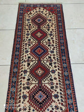 Charger l'image dans la galerie, Tapis Yalameh fait main n°16096_155×62
