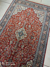 Charger l&#39;image dans la galerie, Tapis Cachemire soie noué main n°28_155×92
