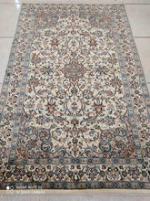 Charger l&#39;image dans la galerie, Tapis Cachemire soie tissé main n°57_156×100
