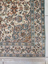 Charger l&#39;image dans la galerie, Tapis Cachemire soie tissé main n°57_156×100
