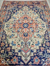 Charger l'image dans la galerie, Tapis Varamine noué main n°15165_156×108
