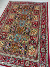Charger l'image dans la galerie, Tapis Ghom tissé main n°17865_158×110
