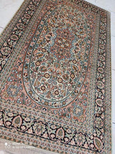 Charger l'image dans la galerie, Tapis Cachemire soie noué main n°37_158×93
