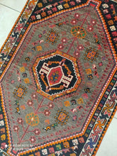 Charger l&#39;image dans la galerie, Tapis Ghachghai noué main n°8396_160×105
