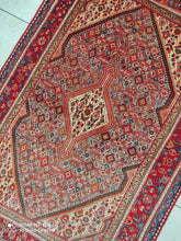 Charger l'image dans la galerie, Tapis Sarouk fait main n°16548_160×107
