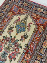 Charger l&#39;image dans la galerie, Tapis Ghom noué main n°18929_160×108
