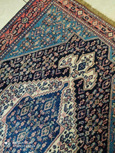 Charger l&#39;image dans la galerie, Tapis Antique Senneh tissé main n°14301_164×118
