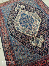 Charger l&#39;image dans la galerie, Tapis Antique Senneh tissé main n°14301_164×118
