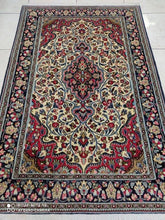 Charger l&#39;image dans la galerie, Tapis Ghom fait main n°2027_165×105
