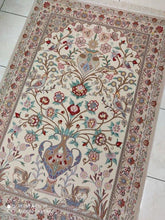 Charger l&#39;image dans la galerie, Tapis Ispahan fait main n°16014_165×110
