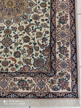 Charger l&#39;image dans la galerie, Tapis Ispahan fait main n°650_165×117
