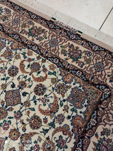 Charger l&#39;image dans la galerie, Tapis Ispahan fait main n°650_165×117
