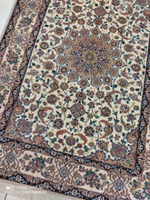 Charger l&#39;image dans la galerie, Tapis Ispahan fait main n°650_165×117
