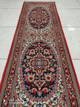 Charger l'image dans la galerie, Tapis Ghom tissé main n°16143_165×55
