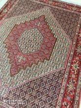 Charger l'image dans la galerie, Tapis Senneh tissé main n°19517_170×127
