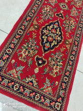 Charger l'image dans la galerie, Tapis Ghom noué main n°19336_173×55
