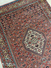 Charger l'image dans la galerie, Tapis Bidjard tissé main n°16216_175×113
