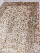 Charger l&#39;image dans la galerie, Tapis Ghom soie tissé main n°18243_182×122
