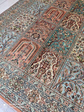 Charger l&#39;image dans la galerie, Tapis Cachemire soie noué main n°39_185×127
