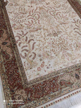 Charger l'image dans la galerie, TAPIS HEREKE soie tissé main n°2000_186×126
