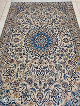 Charger l&#39;image dans la galerie, Tapis Nain fait main n°19299_187×116
