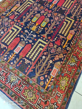 Charger l'image dans la galerie, Tapis Bakhtiar tissé main n°12906_190×104
