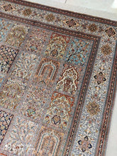 Charger l&#39;image dans la galerie, Tapis Cachemire soie tissé main n°112_190×126
