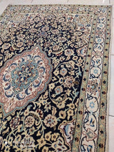 Charger l&#39;image dans la galerie, Tapis Nain fait main n°4965_192×115
