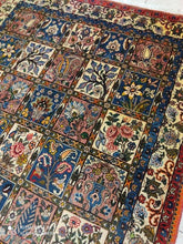 Charger l'image dans la galerie, Tapis Bakhtiar fait main n°3595_193×135

