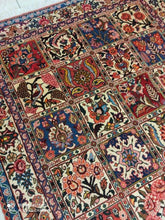 Charger l&#39;image dans la galerie, Tapis Tchalechotor tissé main n°3205_194×130
