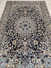 Charger l&#39;image dans la galerie, Tapis Nain fait main n°9150_195×122
