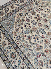 Charger l'image dans la galerie, Tapis Nain Chichla fait main n°16451_195×130
