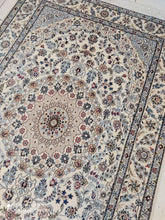 Charger l'image dans la galerie, Tapis Nain Chichla fait main n°16451_195×130
