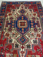 Charger l&#39;image dans la galerie, Tapis Nahavand tissé main n°9315_195×138
