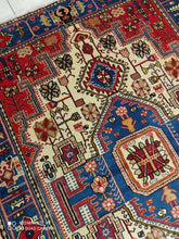 Charger l&#39;image dans la galerie, Tapis Nahavand tissé main n°9315_195×138

