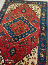 Charger l&#39;image dans la galerie, Tapis Nahavand tissé main n°14888_200×137
