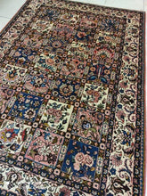 Charger l'image dans la galerie, Tapis Bakhtiar tissé main n°3264_200×137
