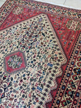 Charger l&#39;image dans la galerie, Tapis Abadeh tissé main n°19026_200×150
