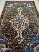Charger l&#39;image dans la galerie, Tapis Bakhtiar tissé main n°3212_205×125
