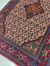 Charger l'image dans la galerie, Tapis Nahavand tissé main n°17210_205×130
