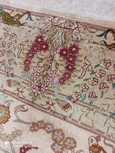 Charger l&#39;image dans la galerie, Tapis Ghom soie tissé main n°14491_205×130
