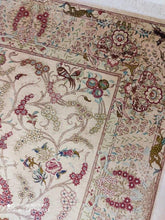 Charger l&#39;image dans la galerie, Tapis Ghom soie tissé main n°14491_205×130
